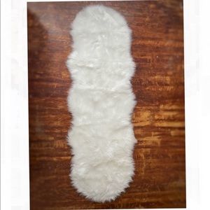 Faux fur throw rug
